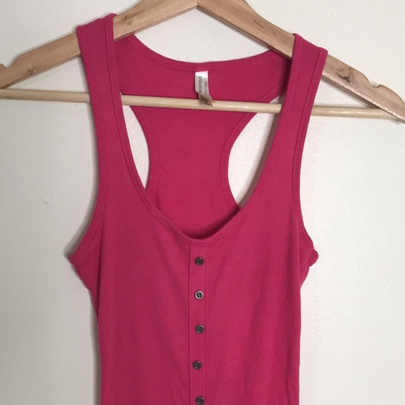 Ladies pink basic tank top size small - Picture 2 of 8